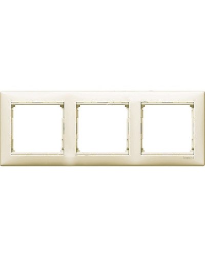 Рамка Valena 3 поста LEGRAND 774353 в Орле Аксессуары для кабель-канала Pintop.ru
